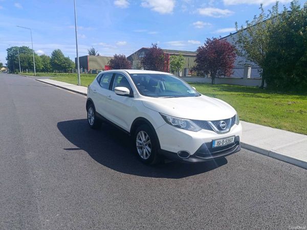 Nissan Qashqai Hatchback, Diesel, 2015, White