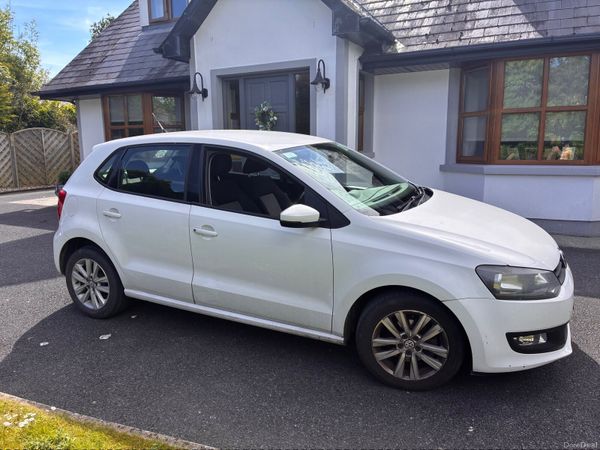 Volkswagen Polo Hatchback, Petrol, 2013, White