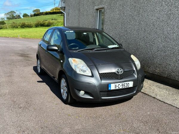 Toyota Yaris Hatchback, Petrol, 2011, Grey
