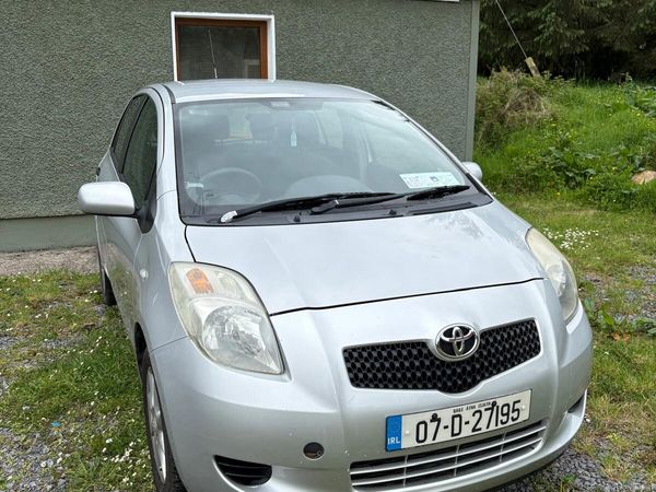 Toyota Yaris Hatchback, Petrol, 2007, Silver