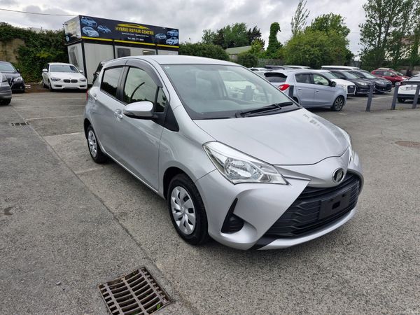 Toyota Vitz Hatchback, Petrol, 2018, Silver