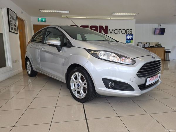 Ford Fiesta Hatchback, Petrol, 2015, Silver