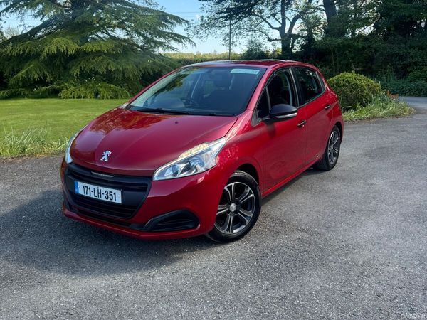 Peugeot 208 Hatchback, Petrol, 2017, Red