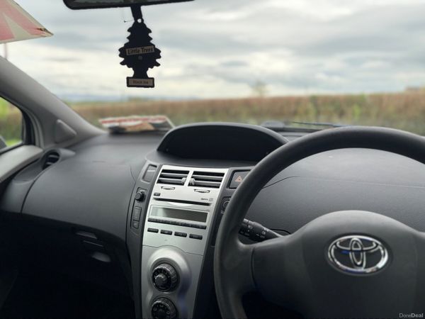 Toyota Yaris Hatchback, Petrol, 2008, Silver