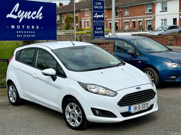 Ford Fiesta Hatchback, Petrol, 2015, White