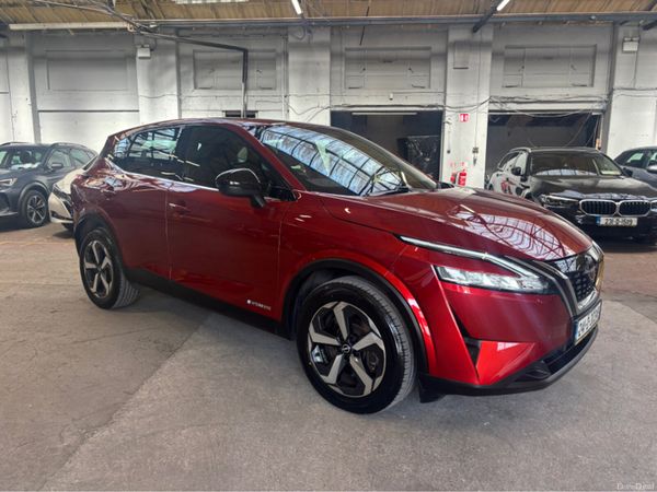 Nissan Qashqai MPV, Petrol, 2024, Red