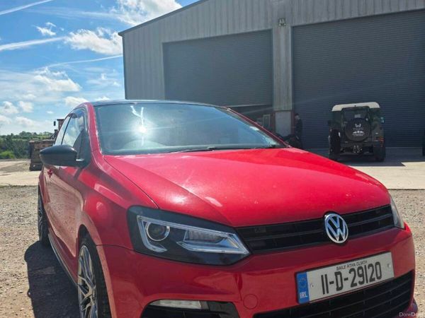 Volkswagen Polo Hatchback, Petrol, 2011, Red
