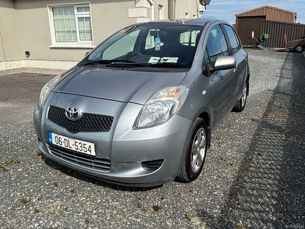 Toyota Yaris Hatchback, Petrol, 2006, Silver