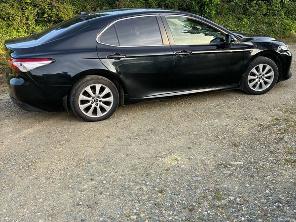 Toyota Camry Saloon, Petrol Hybrid, 2019, Black