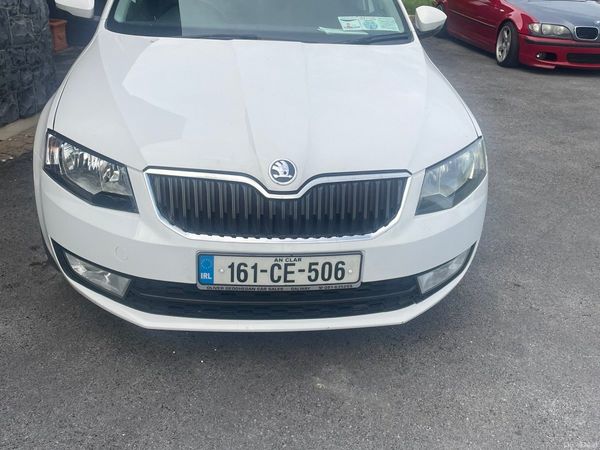 Skoda Octavia Saloon, Diesel, 2016, White