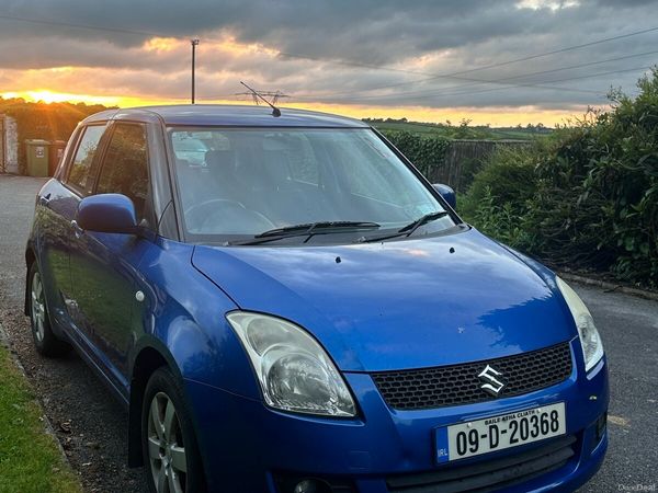 Suzuki Swift Hatchback, Petrol, 2009, Blue