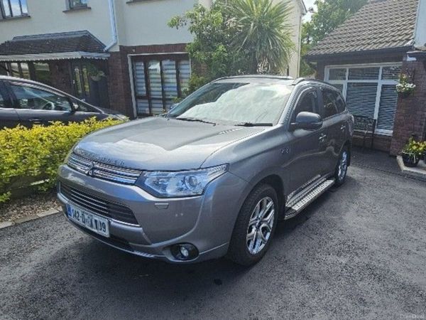 Mitsubishi Outlander SUV, Petrol Plug-in Hybrid, 2014, Grey