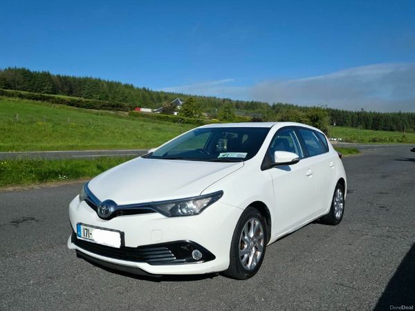 Toyota Auris Hatchback, Diesel, 2017, White