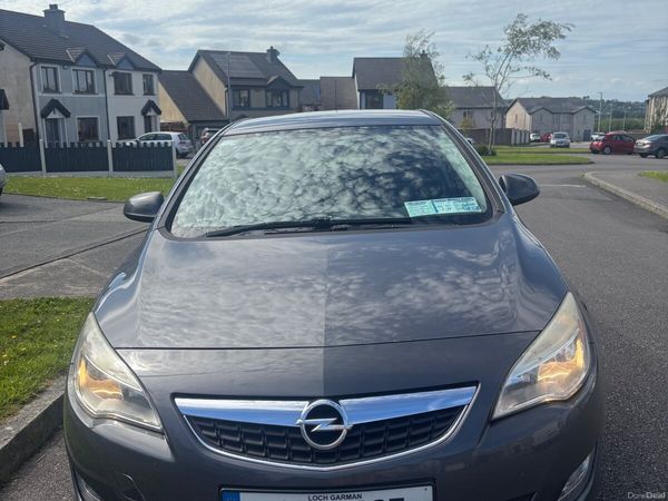 Opel Astra Hatchback, Diesel, 2010, Grey