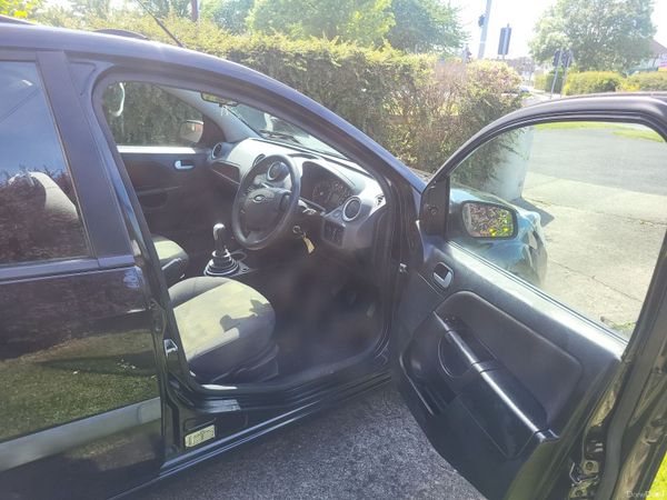 Ford Fiesta Hatchback, Petrol, 2006, Black