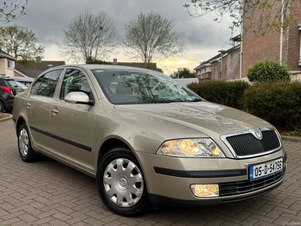 Skoda Octavia Hatchback, Petrol, 2005, Beige