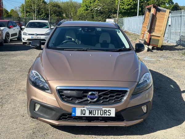 Volvo V40 Hatchback, Diesel, 2015, Brown