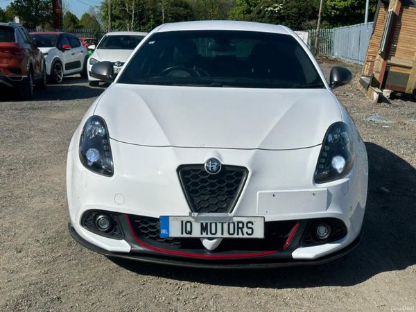 Alfa Romeo Giulietta Hatchback, Petrol, 2017, White