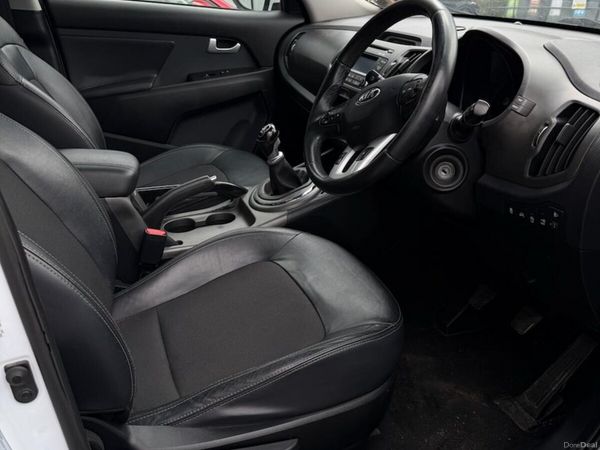 Kia Sportage SUV, Diesel, 2014, White