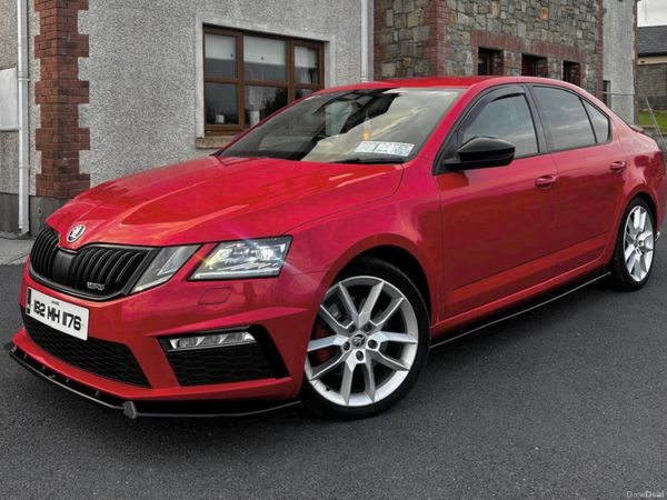 Skoda Octavia Saloon, Diesel, 2018, Red
