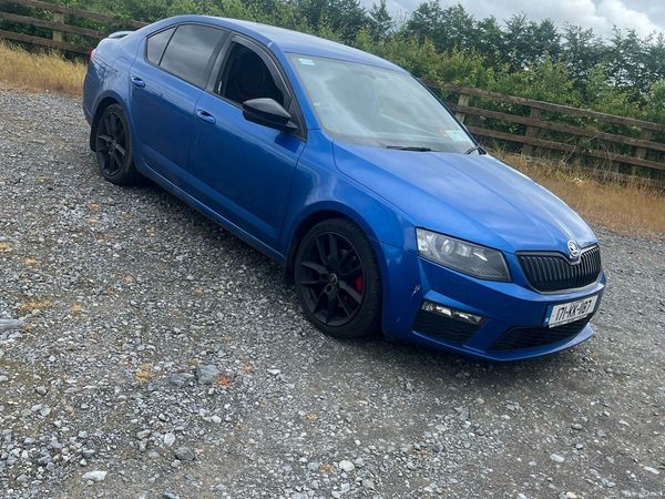 Skoda Octavia Saloon, Diesel, 2017, Blue