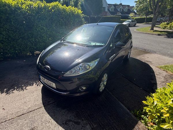 Ford Fiesta Hatchback, Petrol, 2011, Black