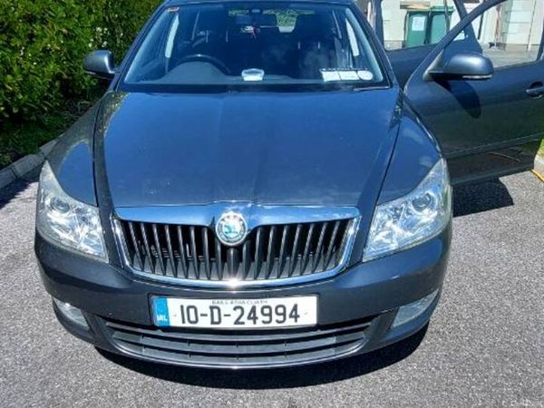 Skoda Octavia Estate, Diesel, 2010, Grey