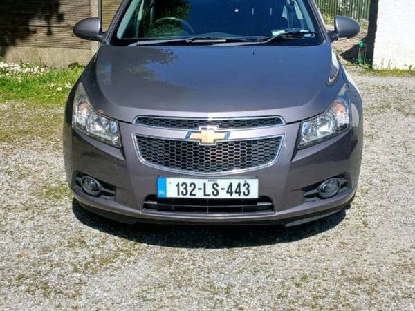 Chevrolet Cruze Hatchback, Diesel, 2013, Grey