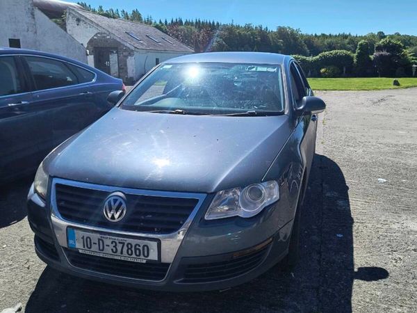 Volkswagen Passat Saloon, Diesel, 2010, Grey