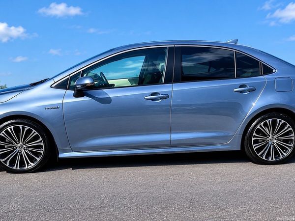 Toyota Corolla Saloon, Petrol Hybrid, 2021, Grey