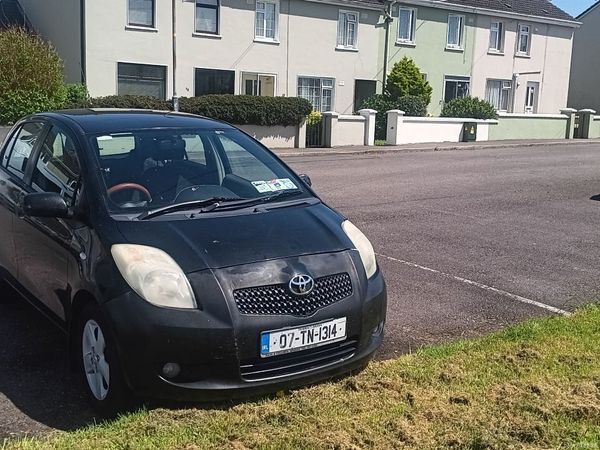 Toyota Yaris Hatchback, Petrol, 2007, Black