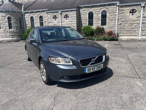 Volvo S40 Saloon, Diesel, 2009, Grey