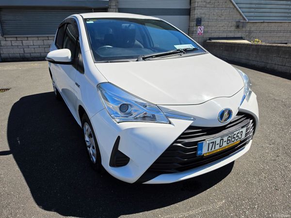 Toyota Vitz Hatchback, Petrol Hybrid, 2017, White