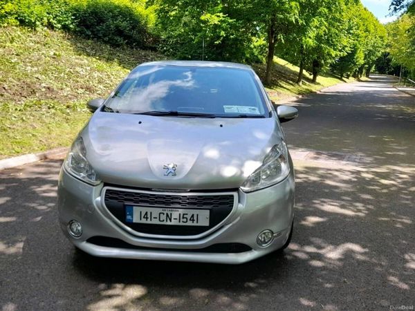 Peugeot 208 Hatchback, Diesel, 2014, Silver
