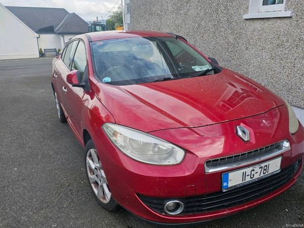 Renault Fluence Saloon, Diesel, 2011, Red