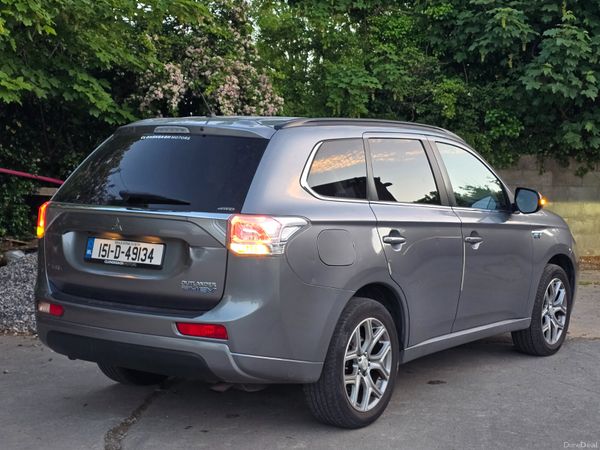 Mitsubishi Outlander SUV, Petrol Plug-in Hybrid, 2015, Grey