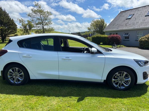 Ford Focus Hatchback, Petrol, 2024, White