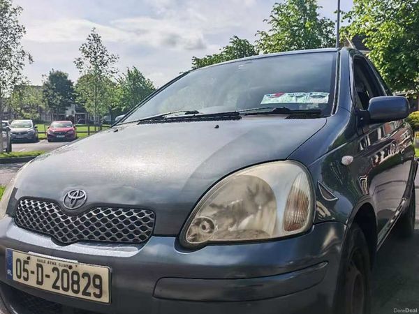 Toyota Yaris Hatchback, Petrol, 2005, Blue
