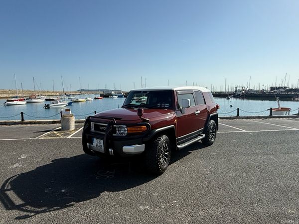 Toyota FJ Cruiser Van, Petrol, 2011, Red