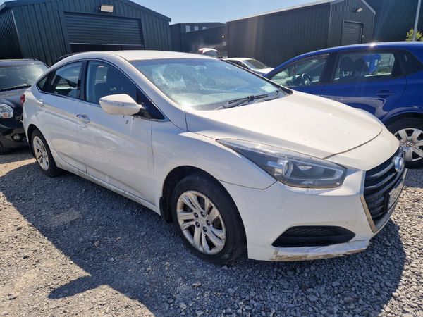 Hyundai i40 Saloon, Diesel, 2015, White