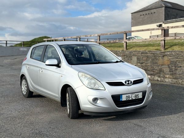 Hyundai i20 Hatchback, Petrol, 2009, Silver