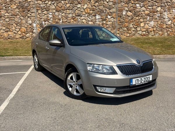 Skoda Octavia Saloon, Diesel, 2017, Yellow