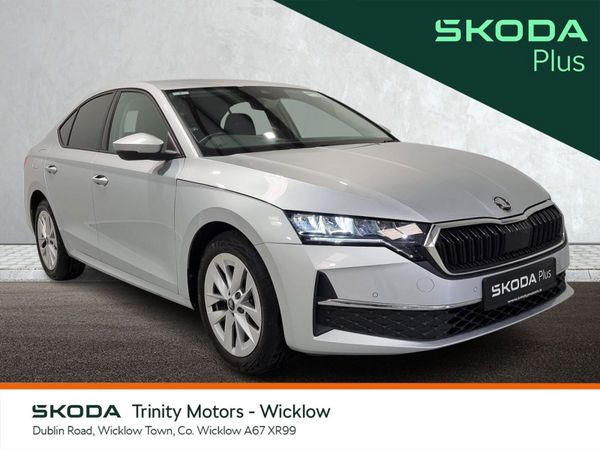 Skoda Octavia Saloon, Petrol, 2025, Silver