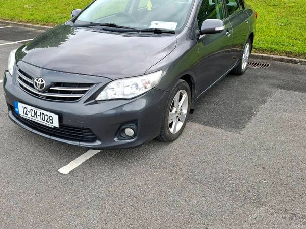 Toyota Corolla Saloon, Diesel, 2012, Grey