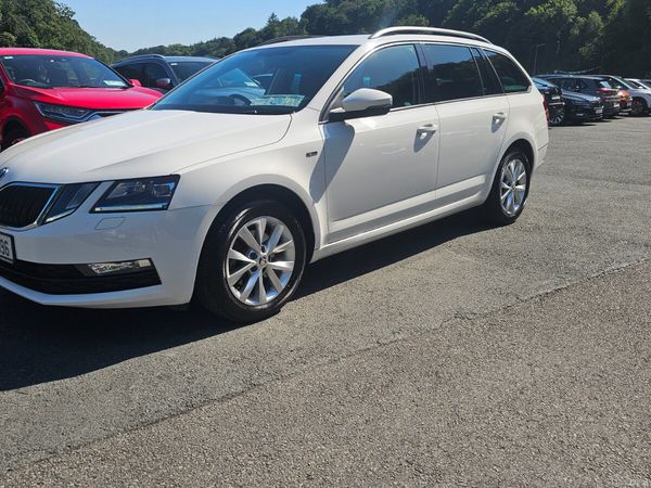 Skoda Octavia Estate, Petrol, 2020, White
