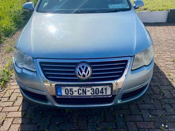 Volkswagen Passat Saloon, Petrol, 2005, Blue