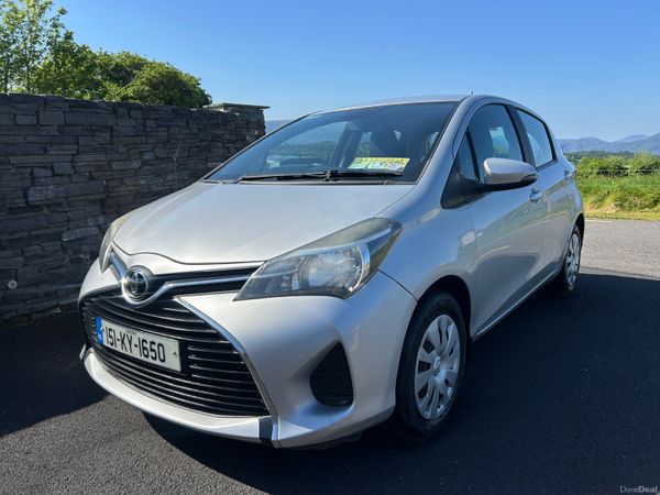 Toyota Yaris Hatchback, Petrol, 2015, Silver