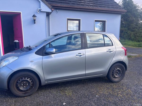 Toyota Yaris Hatchback, Petrol, 2008, Silver