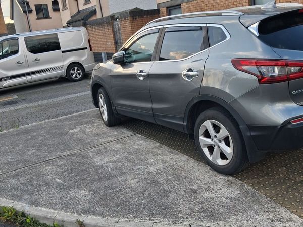 Nissan Qashqai MPV, Diesel, 2018, Grey