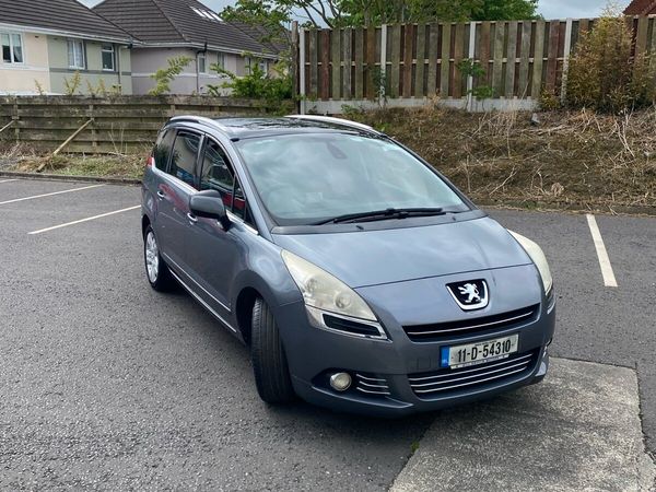 Peugeot 5008 MPV, Diesel, 2011, Grey